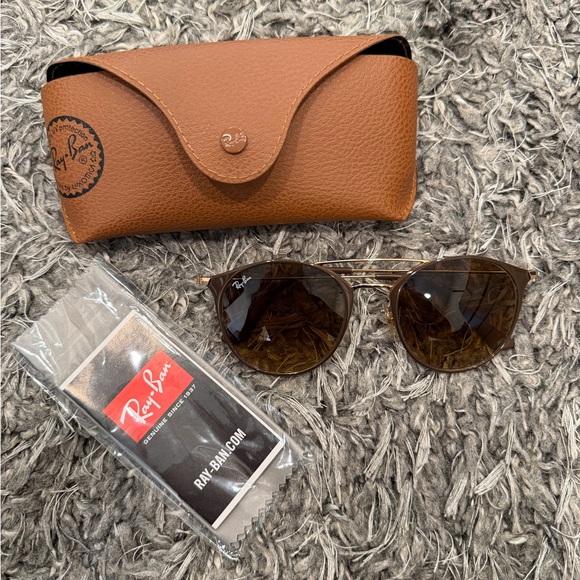 Ray-Ban Sunglasses with Brown Case - Picture 4 of 4